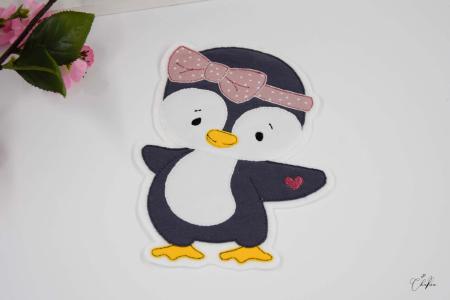 Aufnäher - Pinguin mit Schleife - Stickapplikation Jersey